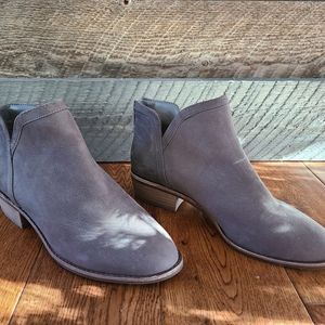 Gianni Bini leather ankle boots